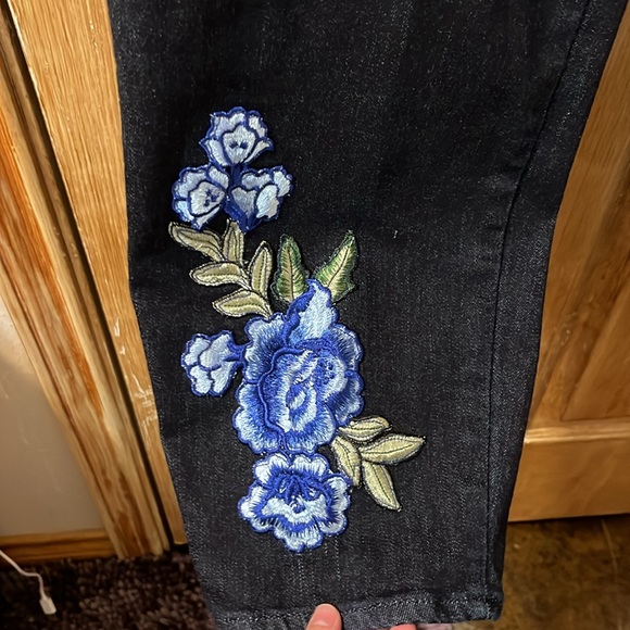 Susan Graver Dark Wash Jeans w Floral Embroidery - Picture 2 of 7